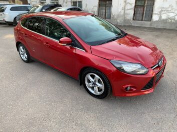 Ford Focus  1.6 Робот 2012 года