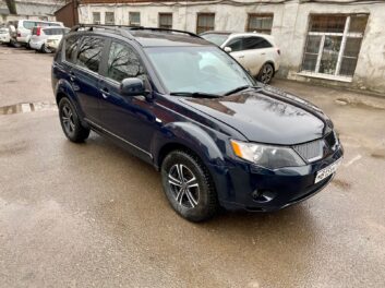 Mitsubishi Outlander 2.4 Автомат 2007 года